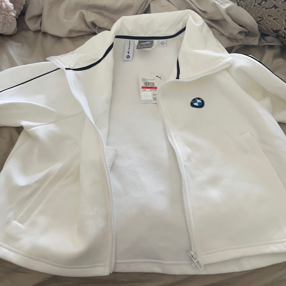 Puma jacket Xs runs over size